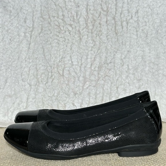 Clarks Womens Black Nubuck Leather Neenah Garden SlipOn Ballet Flats SZ 8 WIDE - Picture 2 of 10